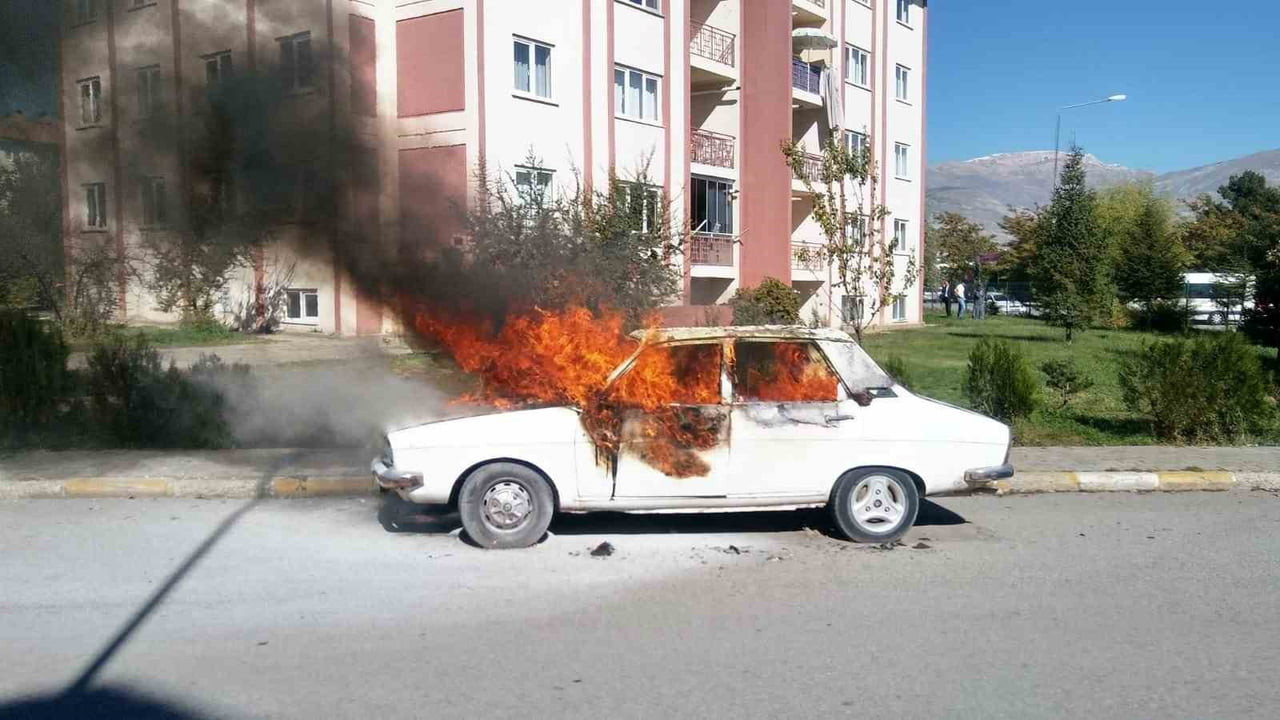 ARAÇLARDA BIRAKILAN MALZEMELER YANGINA NEDEN OLABİLİR!