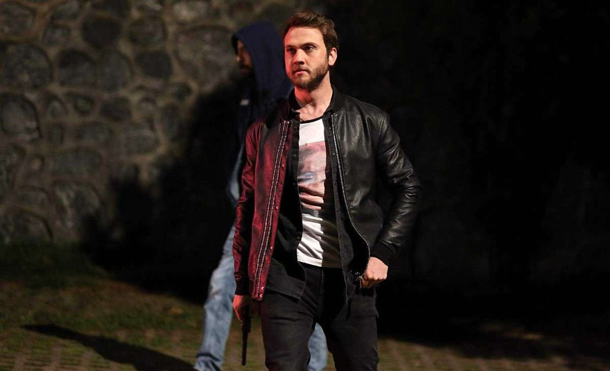 Aras Bulut İynemli nin diziden alacağı para dudak uçuklattı