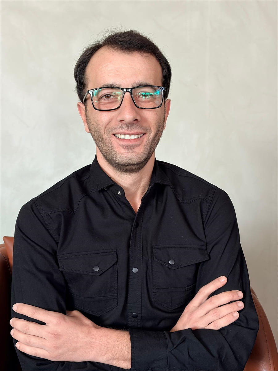  Araştırmacı yazar ve mühendis Serdar Aydın, Anadolu Ajansının (AA) "Dünden Bugüne Arabesk" isimli...