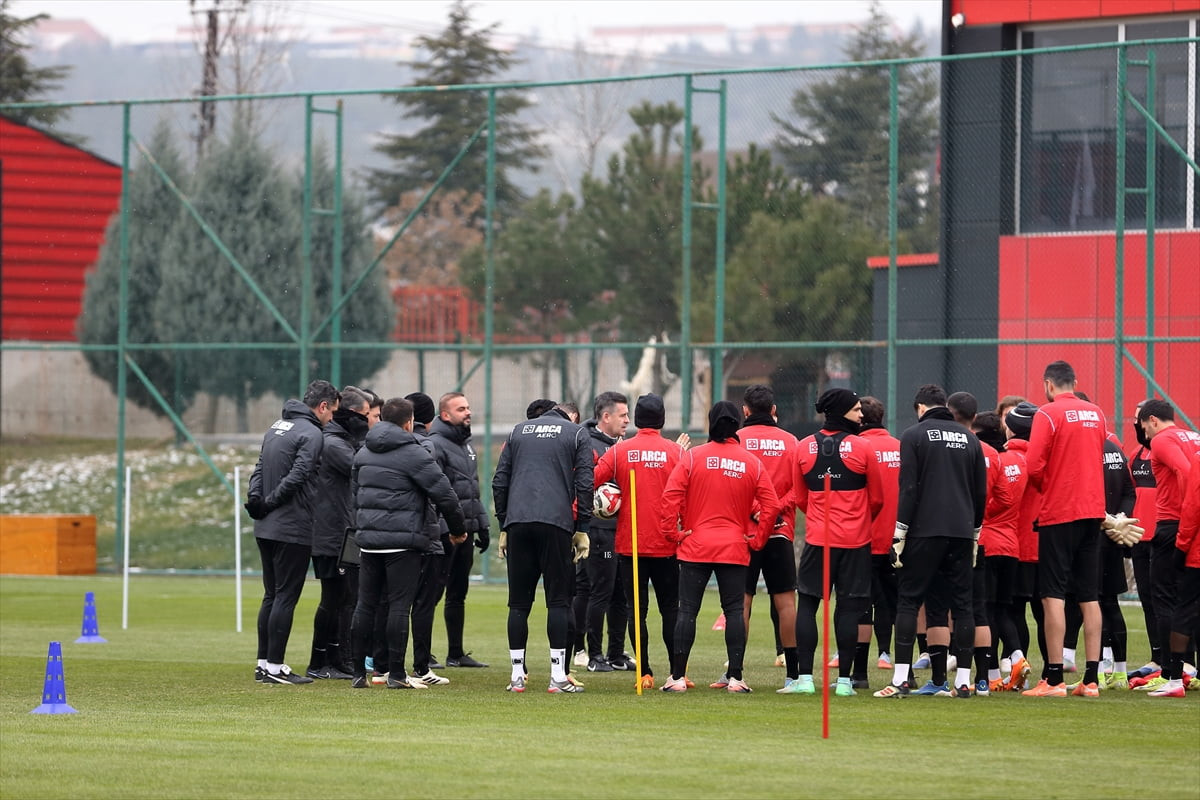 Arca Çorum FK, Trendyol 1. Lig'in 22. haftasında 25 Ocak Pazar günü deplasmanda oynayacağı SMS...