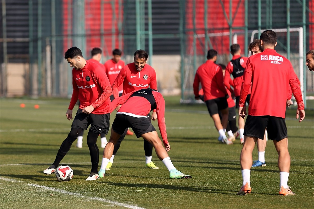 Arca Çorum FK, Ziraat Türkiye Kupası 4. eleme turunda yarın sahasında Corendon Alanyaspor ile...