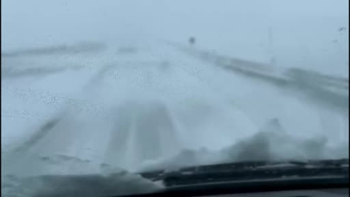 Ardahan'da ulaşıma kar ve tipi engeli