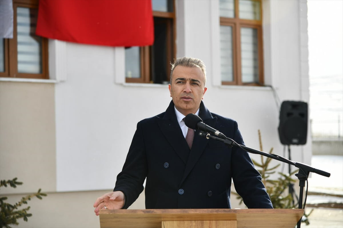 Ardahan'da yapımı tamamlanan Hanak İlçe Jandarma Komutanlığı hizmet binasının açılışı yapıldı....