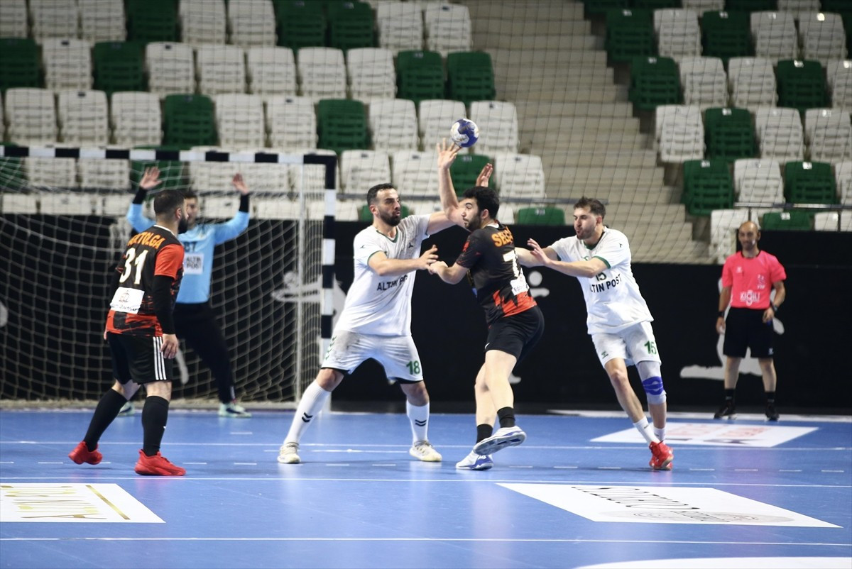 Ardventure Hentbol Erkekler Süper Ligi'nin 12. haftasında Altınpost Giresunspor, sahasında...