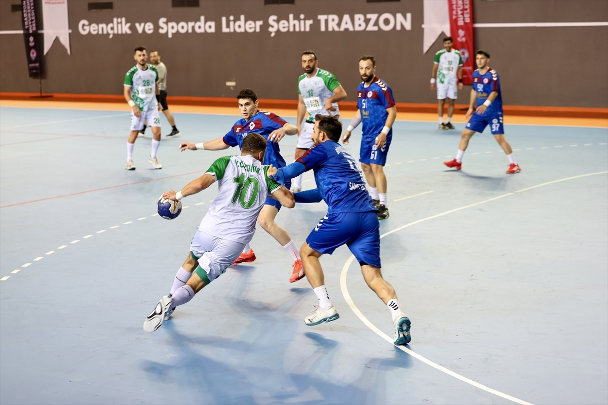 Ardventure Hentbol Erkekler Süper Ligi'nin 7. haftasında Giresunspor, deplasmanda Trabzon...