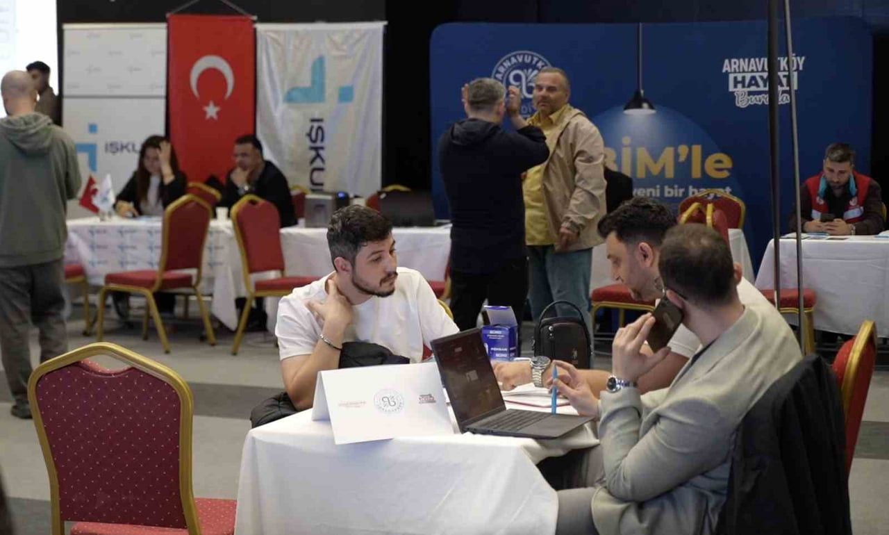 ARNAVUTKÖY İLÇESİNDE ENGELLİLER HAFTASI KAPSAMINDA DÜZENLENEN "ENGELSİZ İSTİHDAM FUARI", YOĞUN...
