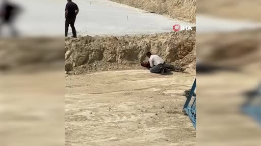 Arnavutköy'de bir inşaat sahasında vinç devrildi: 2 ağır yaralı