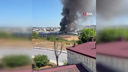 Arnavutköy’de fabrika yangını