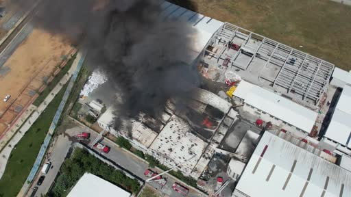 Arnavutköy’de fabrika yangını