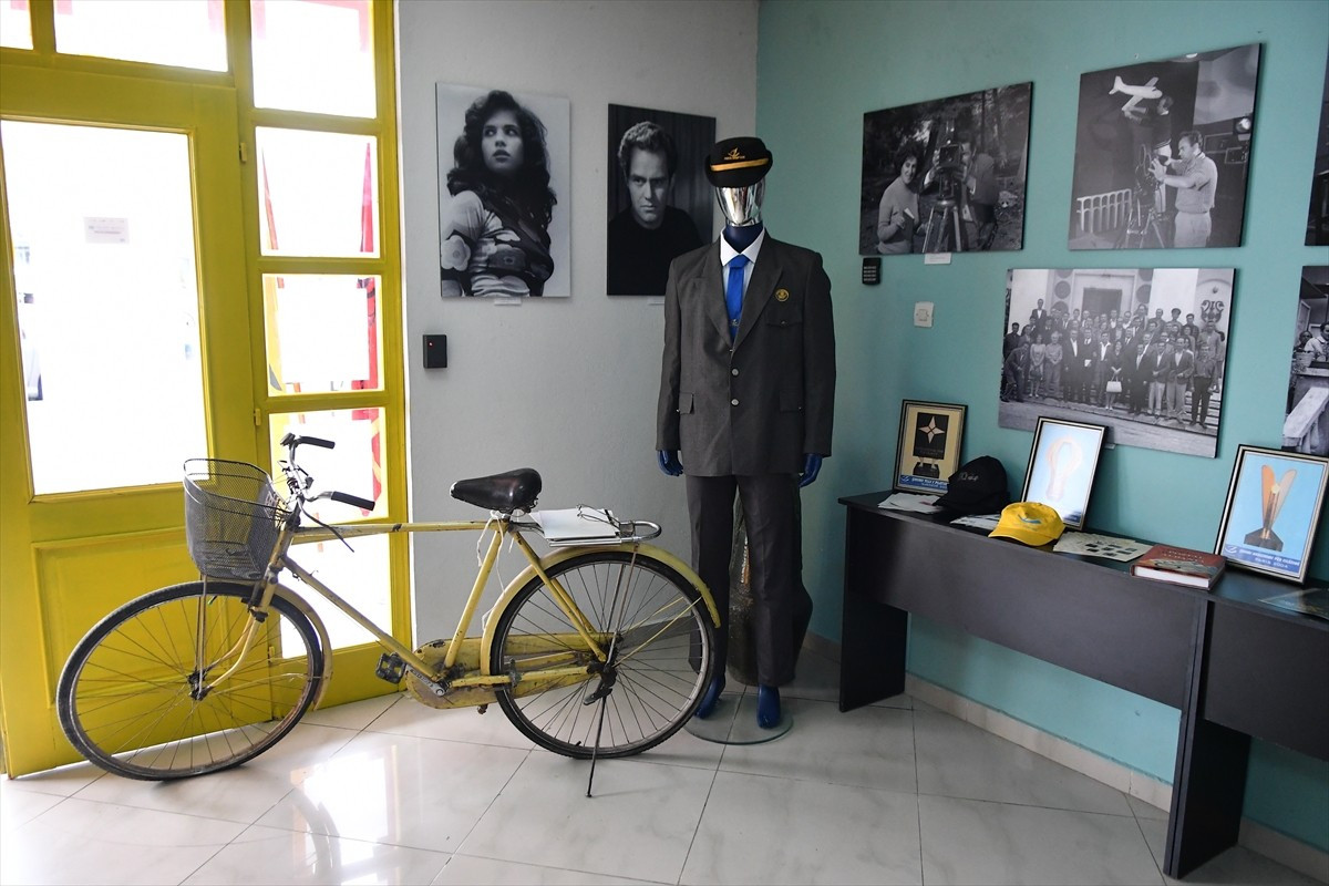 Arnavutluk Postası’nın kuruluşunun 113. yılı dolayısıyla başkent Tiran’da, kurumun tarihini...