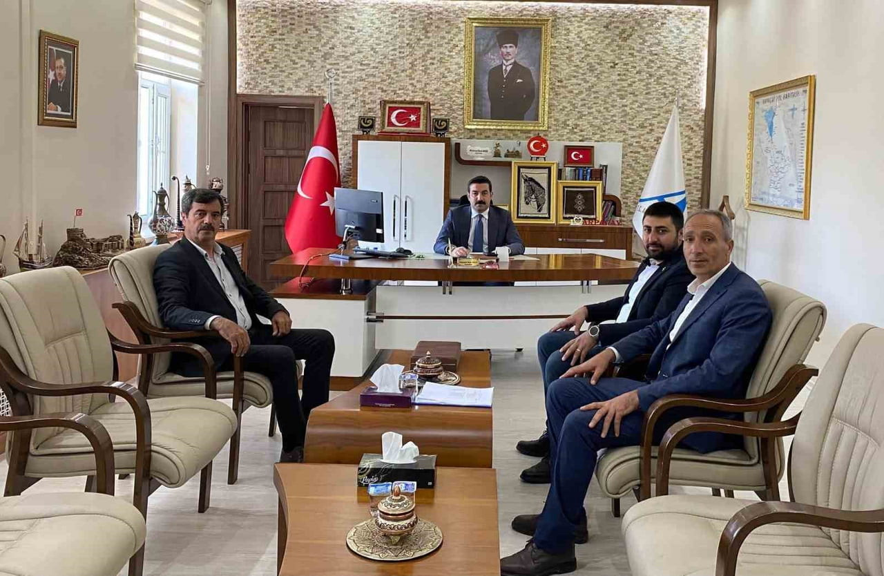 ARPAÇAY’DA KÖYDES MESAİSİ: KÖYLERİN ÖNCELİKLİ İHTİYAÇLARI MASAYA YATIRILDI(KARS-İHA)