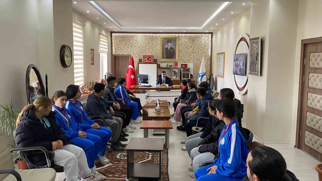 ARPAÇAY’DA ÖĞRENCİLERDEN GURURLANDIRAN TABLO(KARS-İHA)