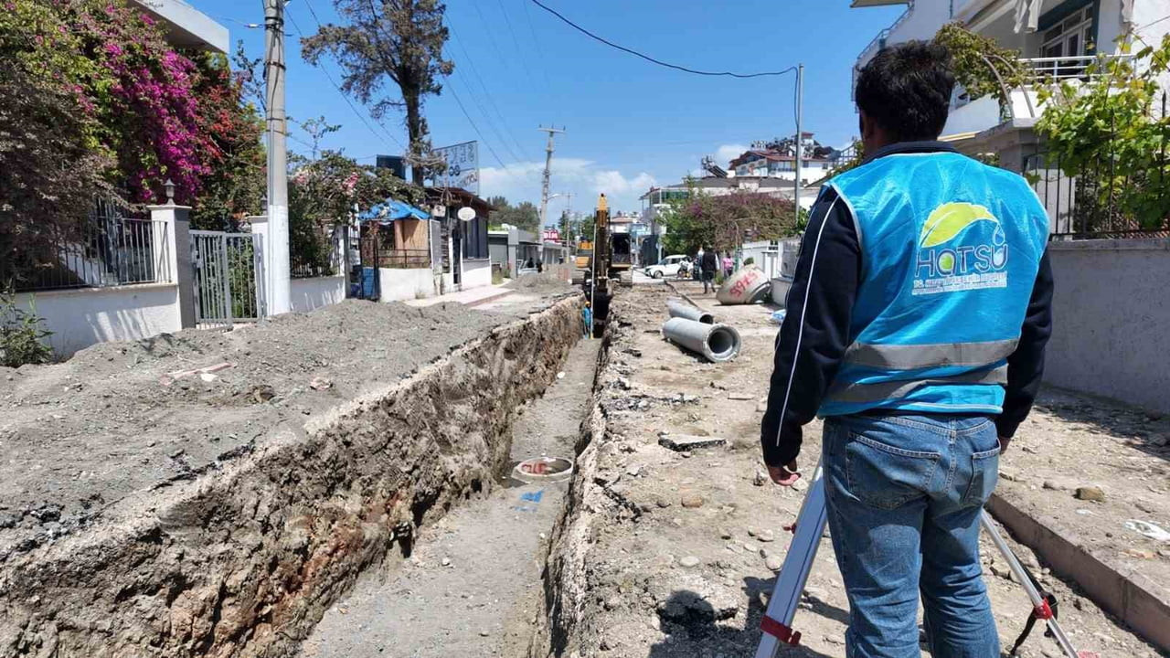ARSUZ’DA 67 MİLYON EURO YATIRIM BEDELİYLE HAYATA GEÇİRİLEN KANALİZASYON PROJESİ KAPSAMINDA ALTYAPI...