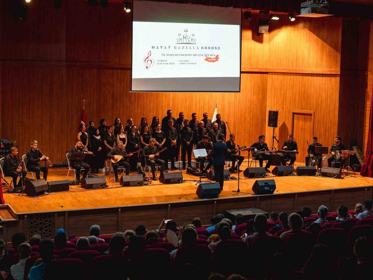 ARSUZ’DA DÜZENLENEN “ANADOLU’DAN TÜRKÜLER” KONSERİNDE HATAY GAZELLA KOROSU, ANADOLU’NUN SEVİLEN...