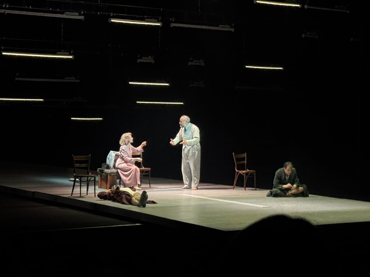 Arthur Miller'ın Pulitzer ve Tony ödüllü eseri "Satıcının Ölümü" Zorlu Performans Sanatları...