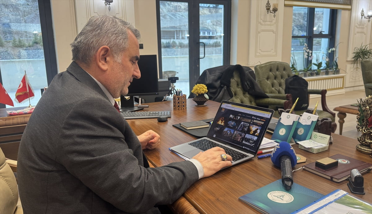  Artvin Çoruh Üniversitesi (AÇÜ) Rektörü Prof. Dr. İbrahim Aydın, Anadolu Ajansı'nın (AA) gözünden...