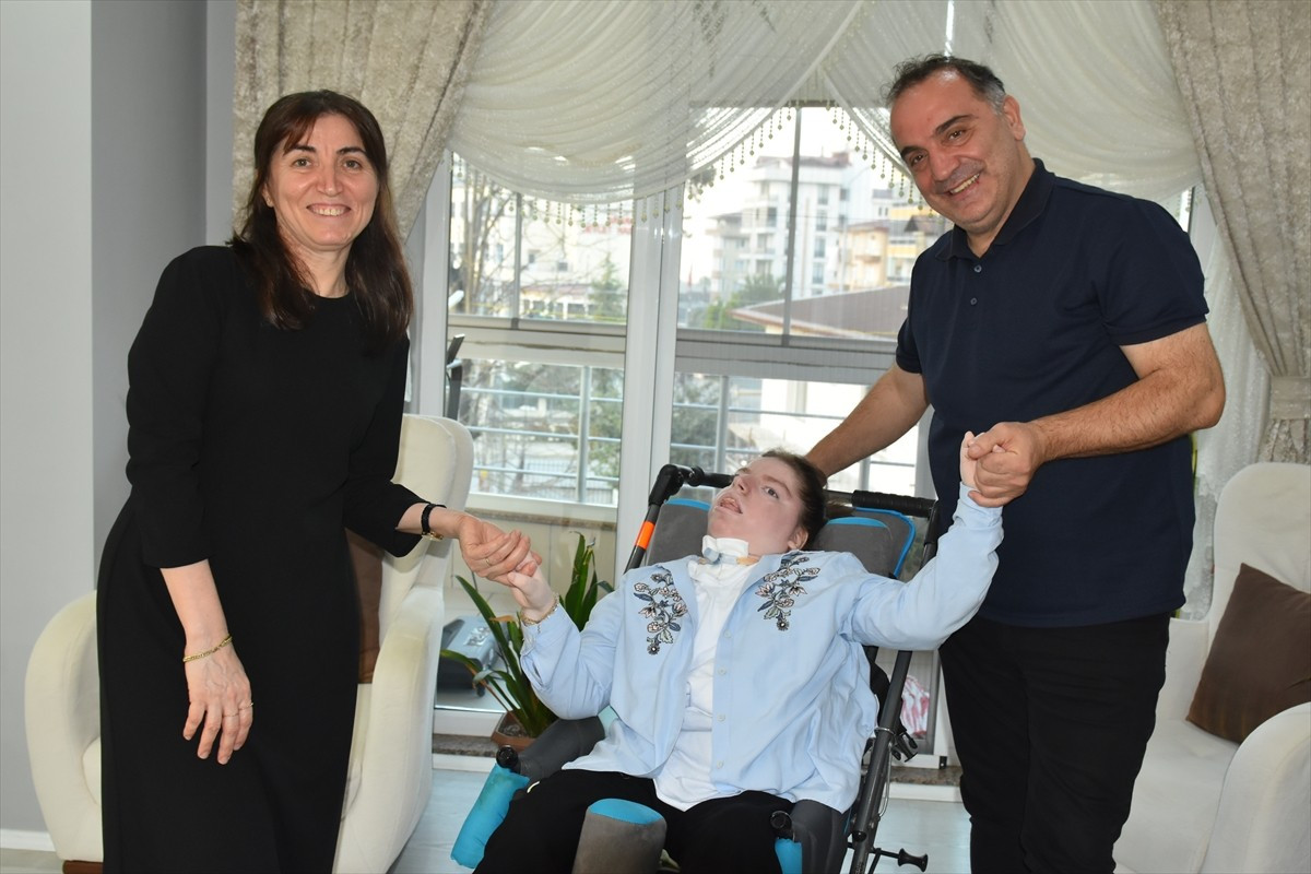 Artvin'de, nadir görülen lizensefali (beynin kıvrımlarının oluşmaması, düz beyin) ile dünyaya...