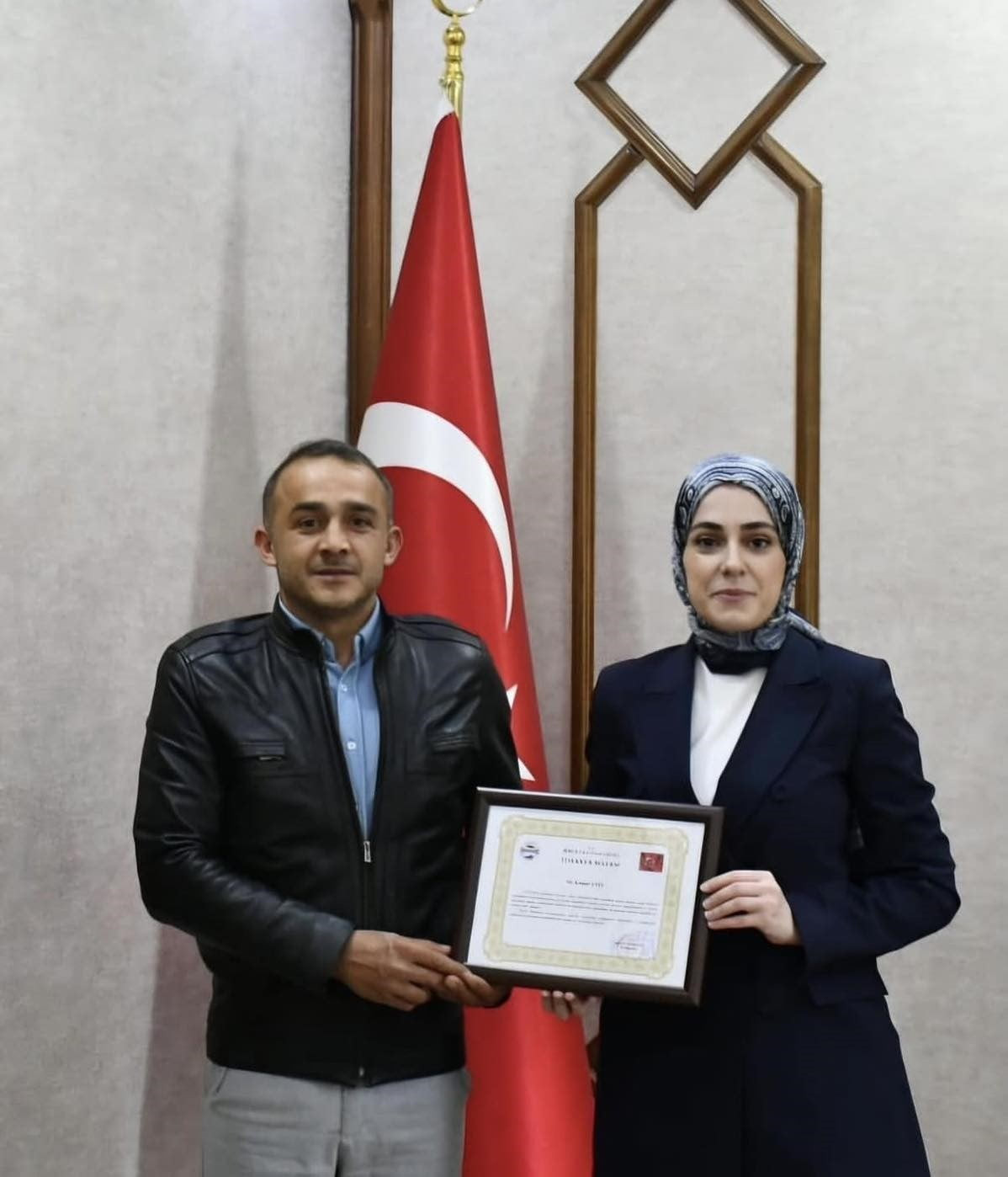 ARTVİN’DE DEREYE DÜŞEREK AKINTIYA KAPILAN 11 YAŞINDAKİ ESLEM YENİLMEZ’İ CANINI HİÇE SAYARAK...