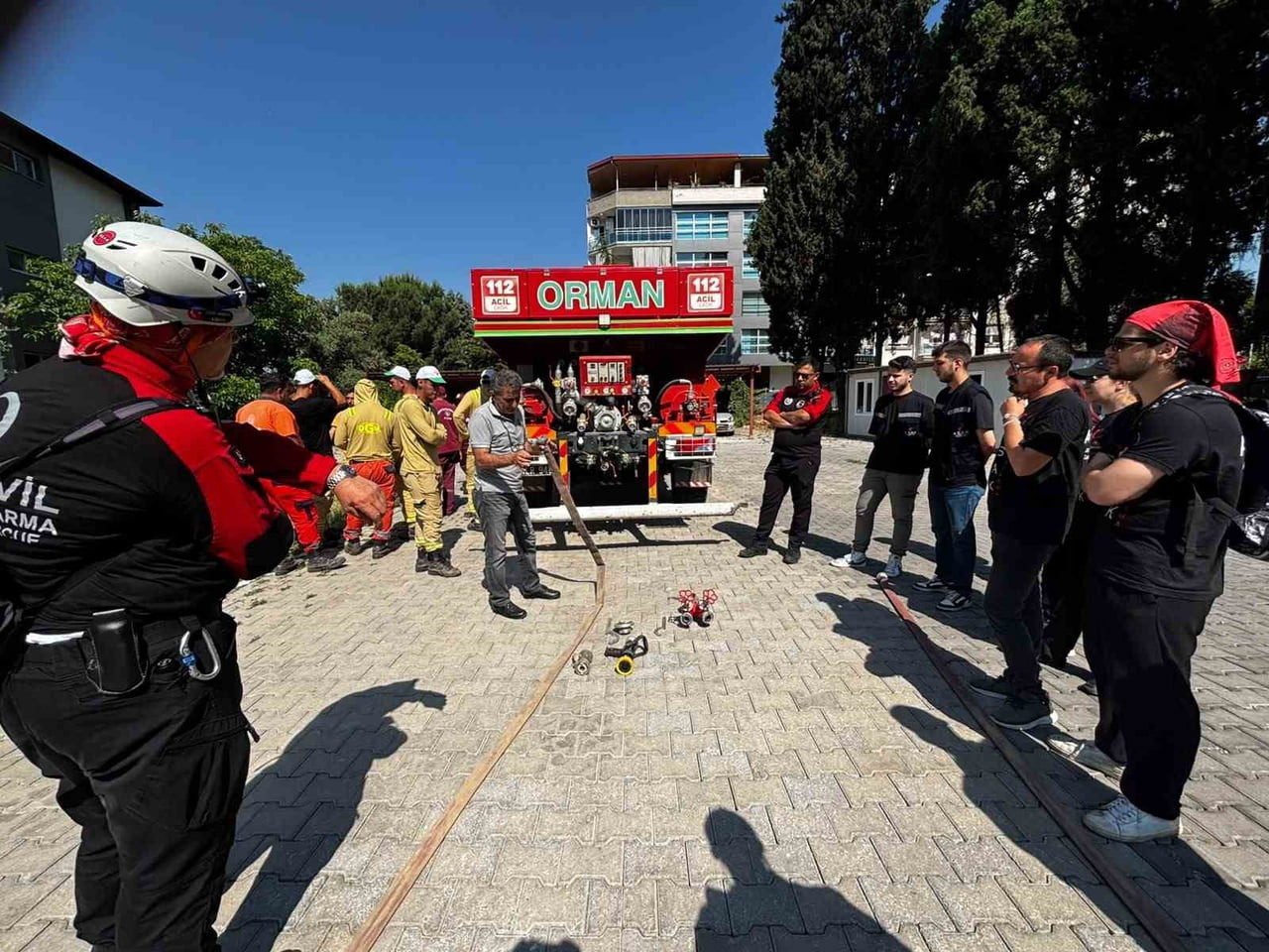 ASAK GÖNÜLLÜLERİNE ORMAN YANGINLARIYLA MÜCADELE EĞİTİMİ