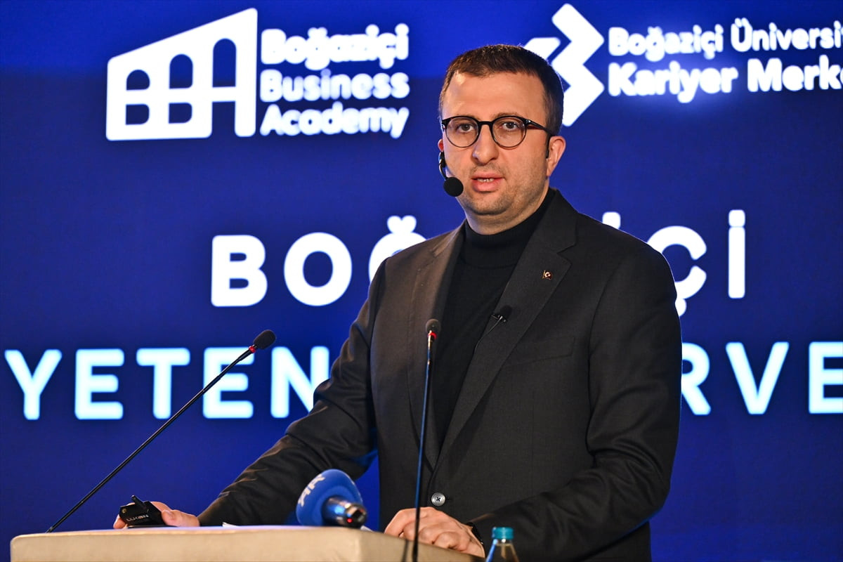 ASELSAN Genel Müdürü Ahmet Akyol, Boğaziçi Üniversitesi Güney Kampüs'teki Albert Long Hall'da...