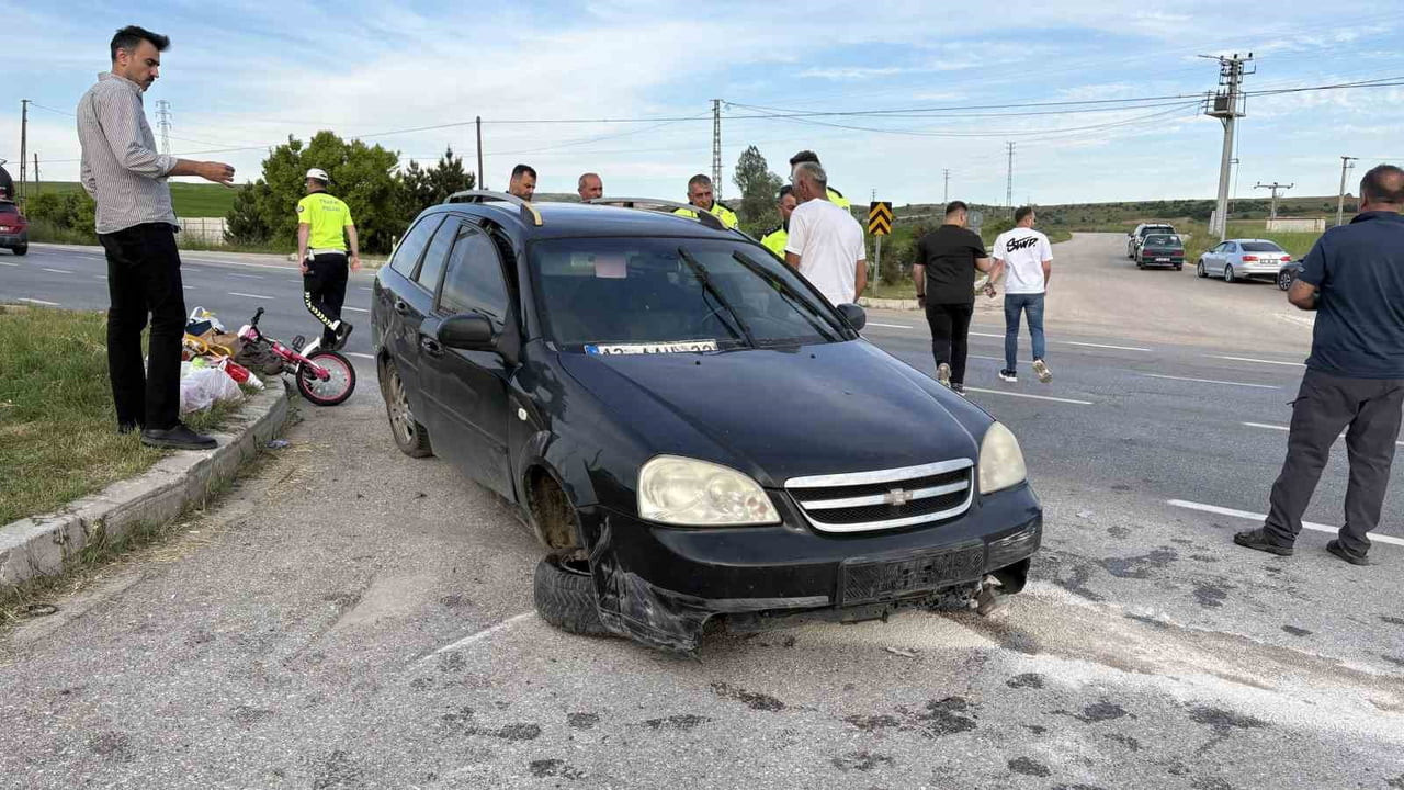 ASFALT YÜKLÜ TANKERLE OTOMOBİLİN ÇARPIŞMASI NETİCESİNDE MEYDANA GELEN KAZADA OTOMOBİLDE MADDİ...