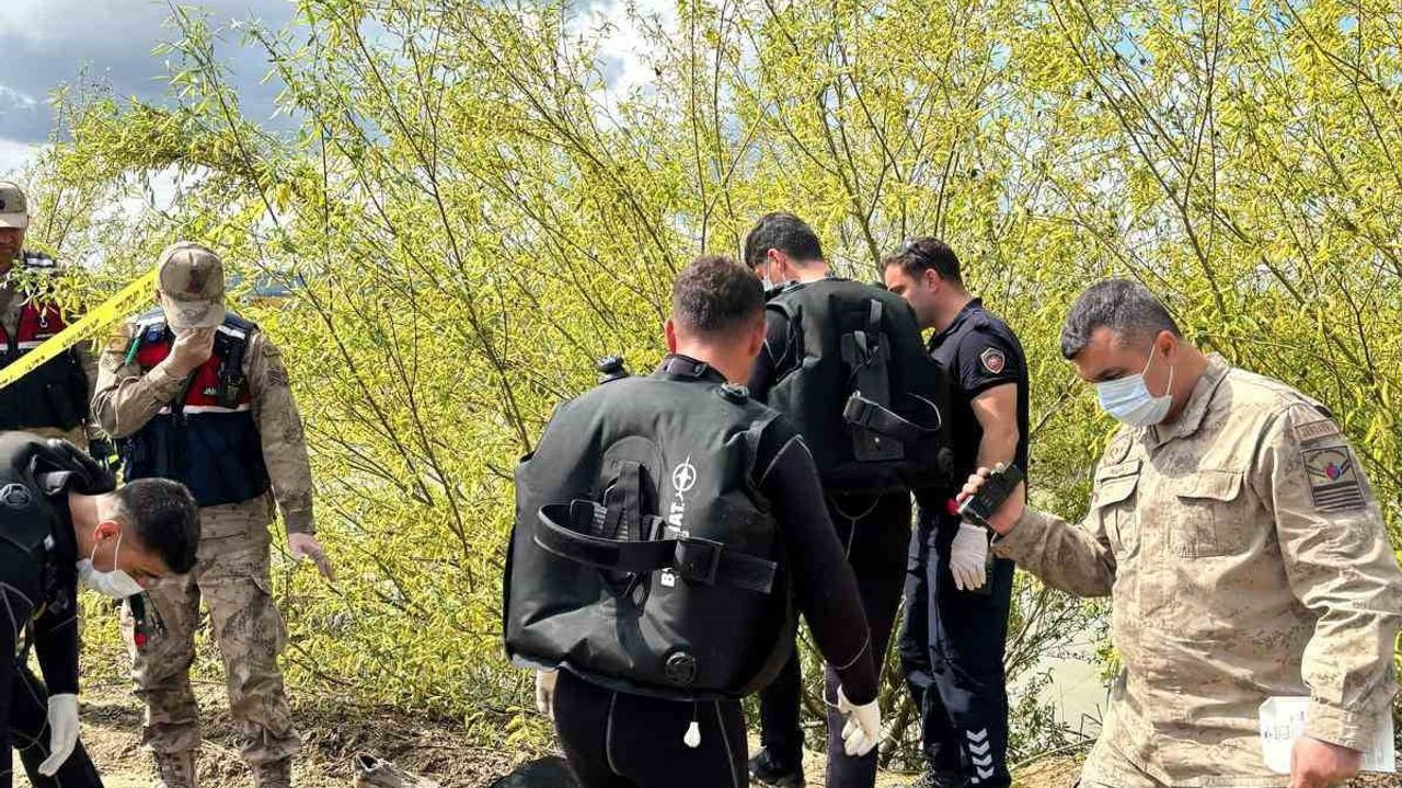 Asi Nehri'nde Kimliği Belirsiz Bir Ceset Bulundu