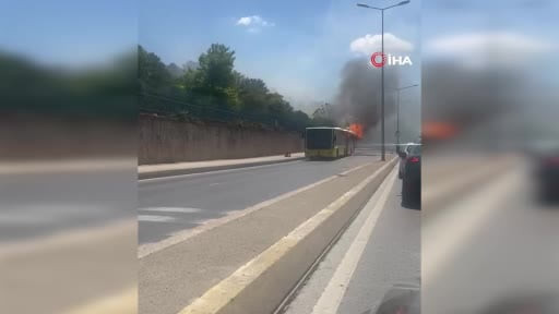 Ataşehir'de İETT otobüsü alev alev yandı