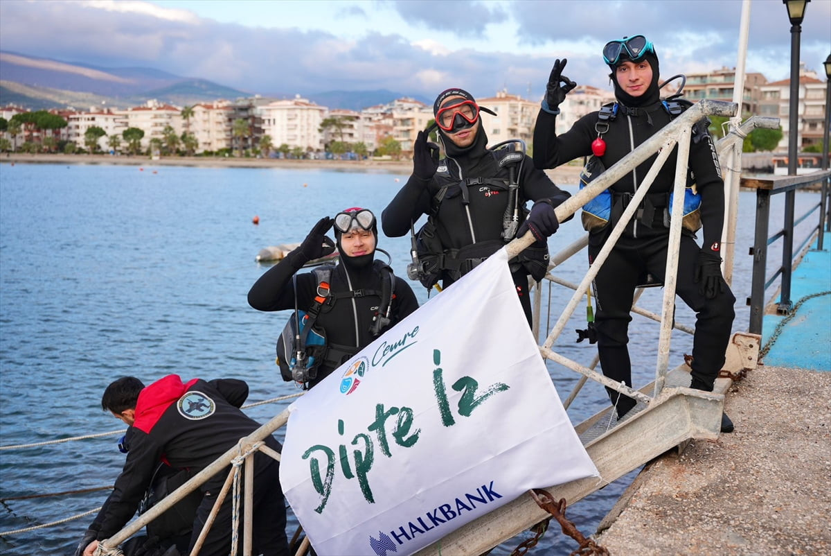 Atatürk Kültür Merkezi'nde (AKM) gerçekleştirilen resmi açılışla çalışmalarına başlayan, gençlerle...