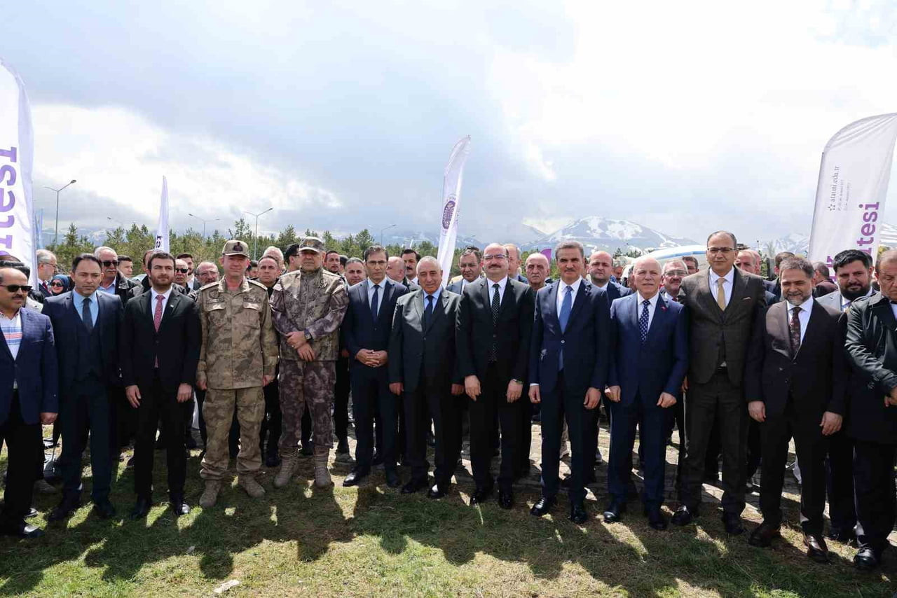 ATATÜRK ÜNİVERSİTESİ KOORDİNASYONUNDA HAYATA GEÇİRİLECEK MİLLÎ TEKNOLOJİ ATÖLYESİNİN TEMEL ATMA...