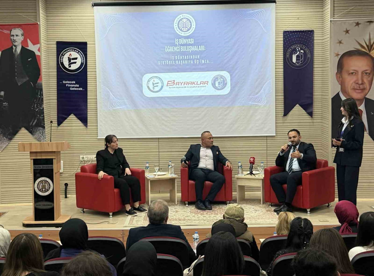ATATÜRK ÜNİVERSİTESİ SEKTÖR-ÖĞRENCİ İŞ BİRLİĞİ KULÜBÜ DANIŞMAN HOCASI DOÇ. DR. FIRAT ALTINKAYNAK...