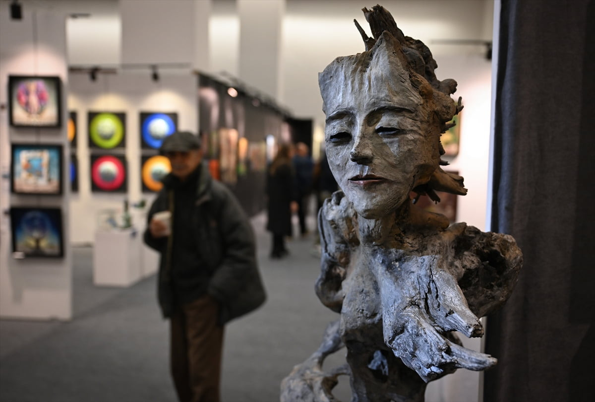 Atis Fuarcılık tarafından düzenlenen ArtAnkara 12. Uluslararası Çağdaş Sanat Fuarı ziyarete...