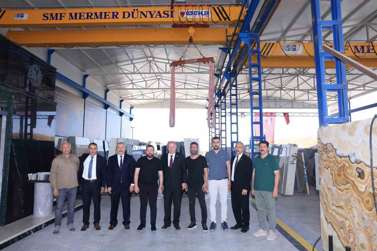 ATO BAŞKANI BARAN, YUVAKÖY MERMERCİLER SİTESİ'NDE SEKTÖR TEMSİLCİLERİYLE BİR ARAYA GELDİ
