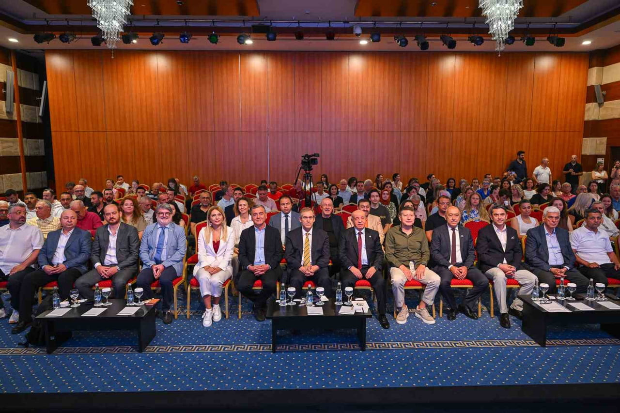 ATSO EV SAHİPLİĞİNDE DÜZENLENEN EKMEK ZİRVENE SEKTÖR TEMSİLCİLERİ, AKADEMİSYENLER VE ÇOK SAYIDA...