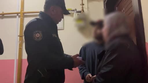 Avcılar'da bir ailenin kullandığı 4 çöp ev boşaltıldı