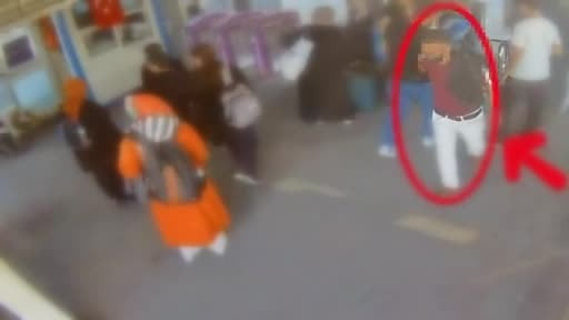Avcılar'da metrobüste yankesicilik: Yoğunluktan yararlanarak cep telefonunu böyle çaldı
