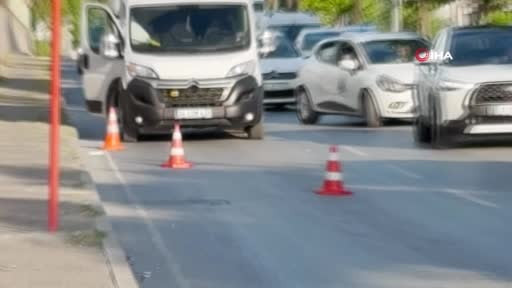 Avcılar'da polis uygulamasını gören servis sürücüsü aracını bırakıp koşarak böyle kaçmaya...