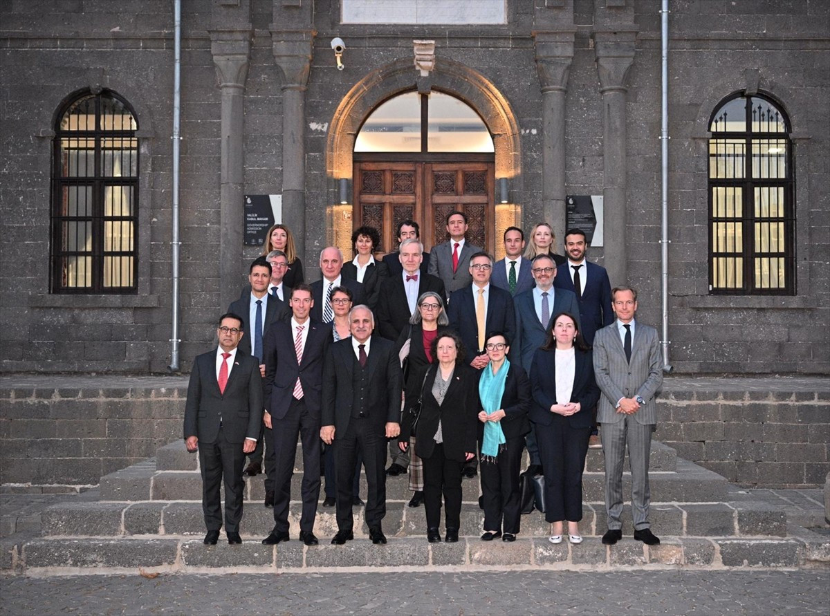 Avrupa Birliği (AB) Türkiye Delegasyonu Maslahatgüzarı Jurgis Vilcinskas, Diyarbakır'da Valilik...