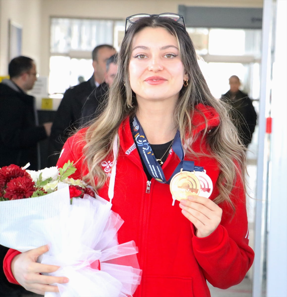 Avrupa Havalı Silahlar Şampiyonası'nda kadınlar 10 metre havalı tüfek solo kategorisinde altın...