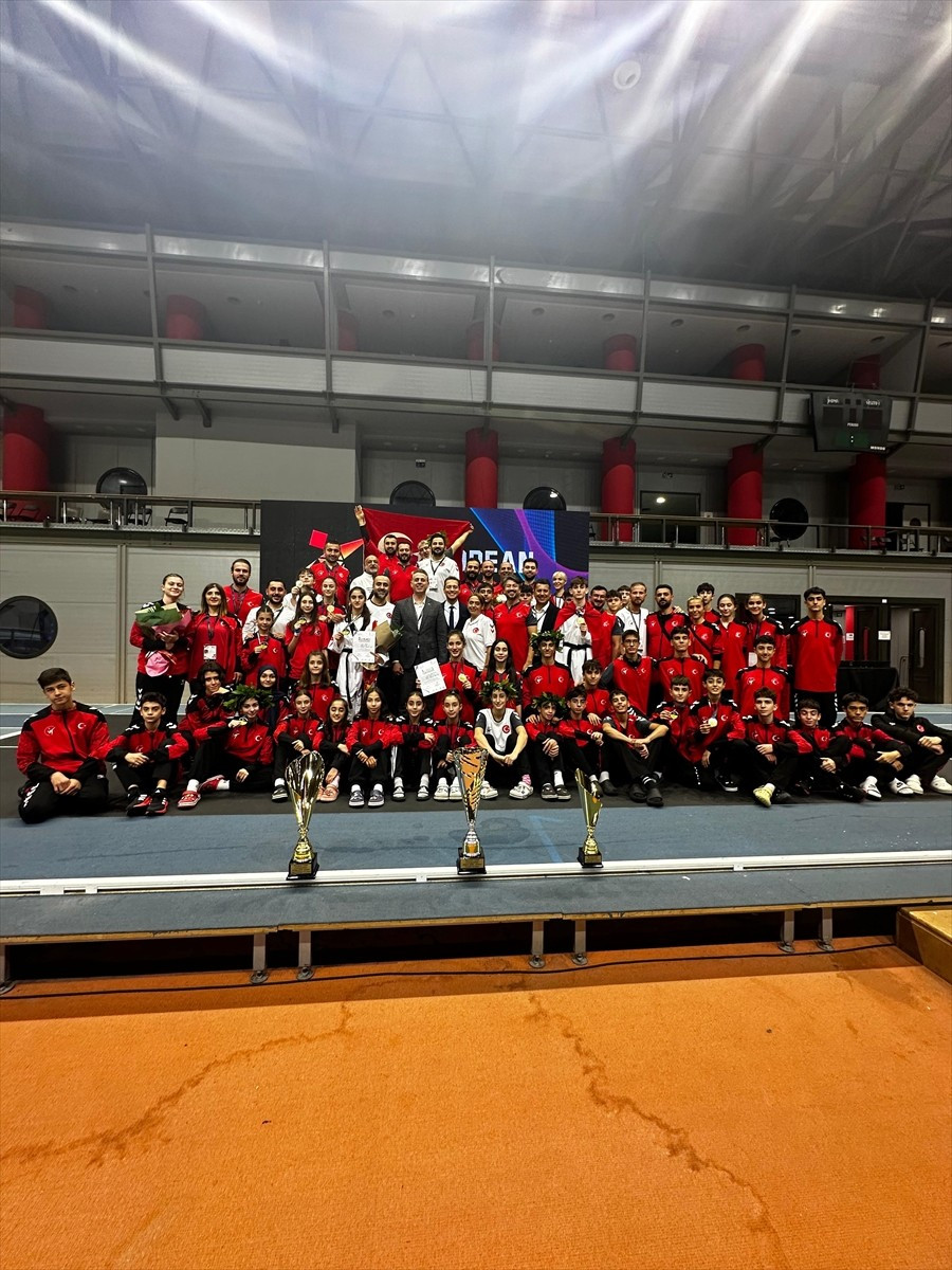 Avrupa Yıldızlar Tekvando Şampiyonası'nda 4'ü altın toplam 10 madalya kazanan Türkiye, genel...