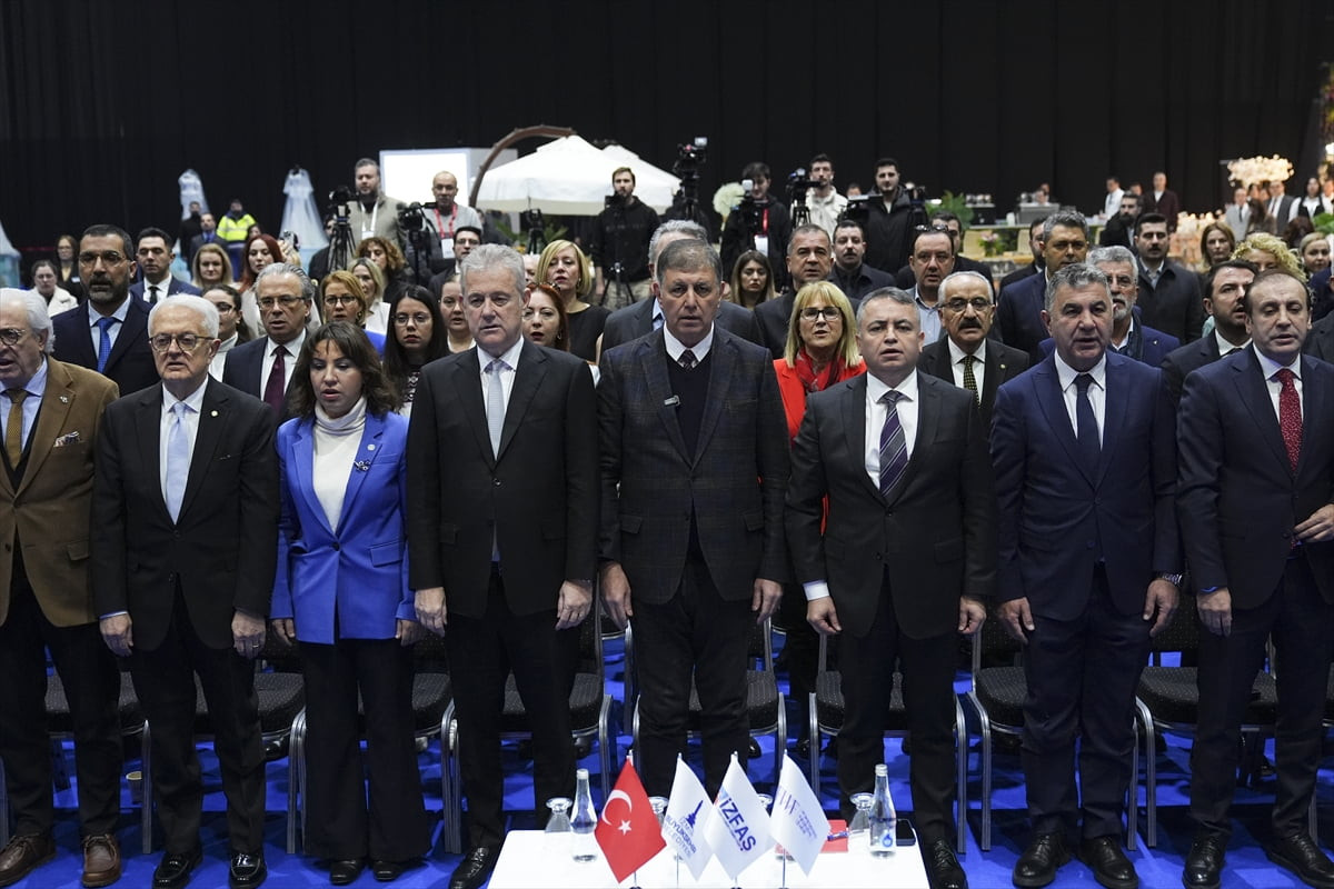 Avrupa'nın alanında en büyük moda fuarlarından biri olarak gösterilen IF Wedding Fashion...