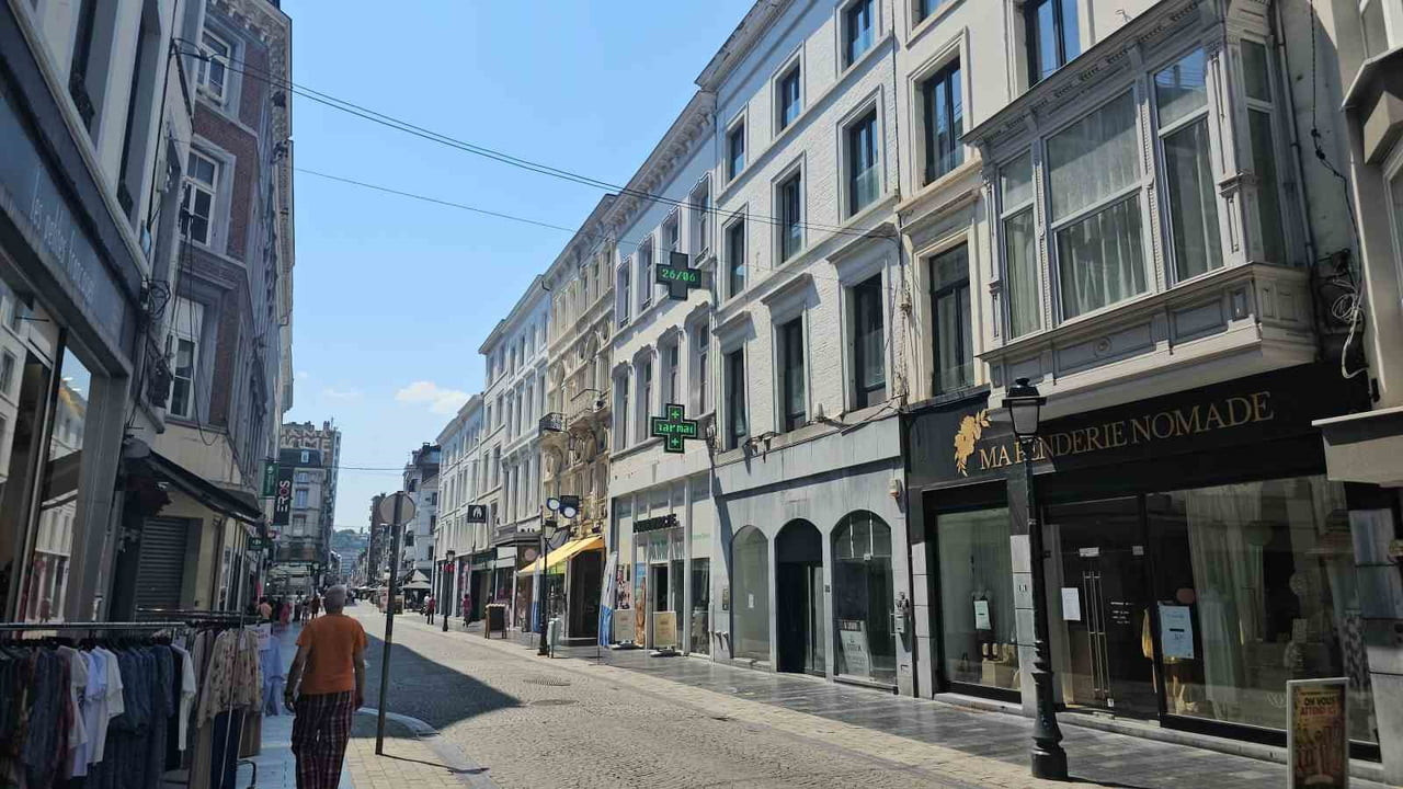 AVRUPA'YI ETKİSİ ALTINA ALAN AŞIRI SICAK HAVA BELÇİKA'DA DA YOĞUN ŞEKİLDE HİSSEDİLİYOR. GİDEREK...
