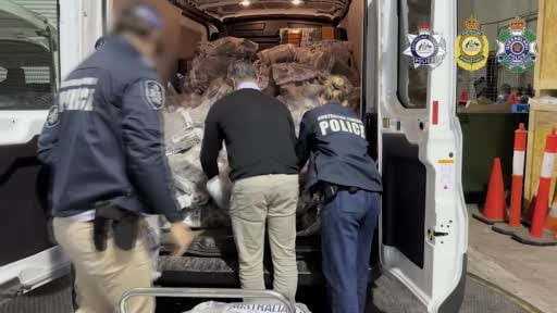Avustralya polisinin Sydney yakınlarında düzenlediği ülke tarihinin en büyük uyuşturucu...