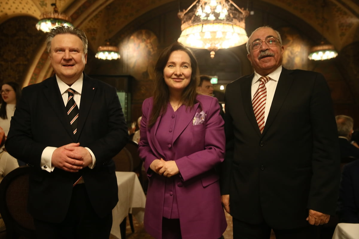 Avusturya'da Viyana Belediyesi, ramazan ayı vesilesiyle düzenlediği iftar programında, başkent...