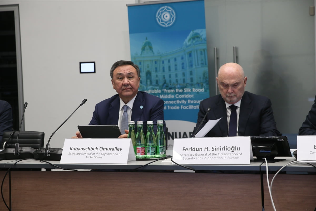 Avusturya'nın başkenti Viyana'da devam eden "Türk Haftası" kapsamında "İpek Yolu’ndan Orta...