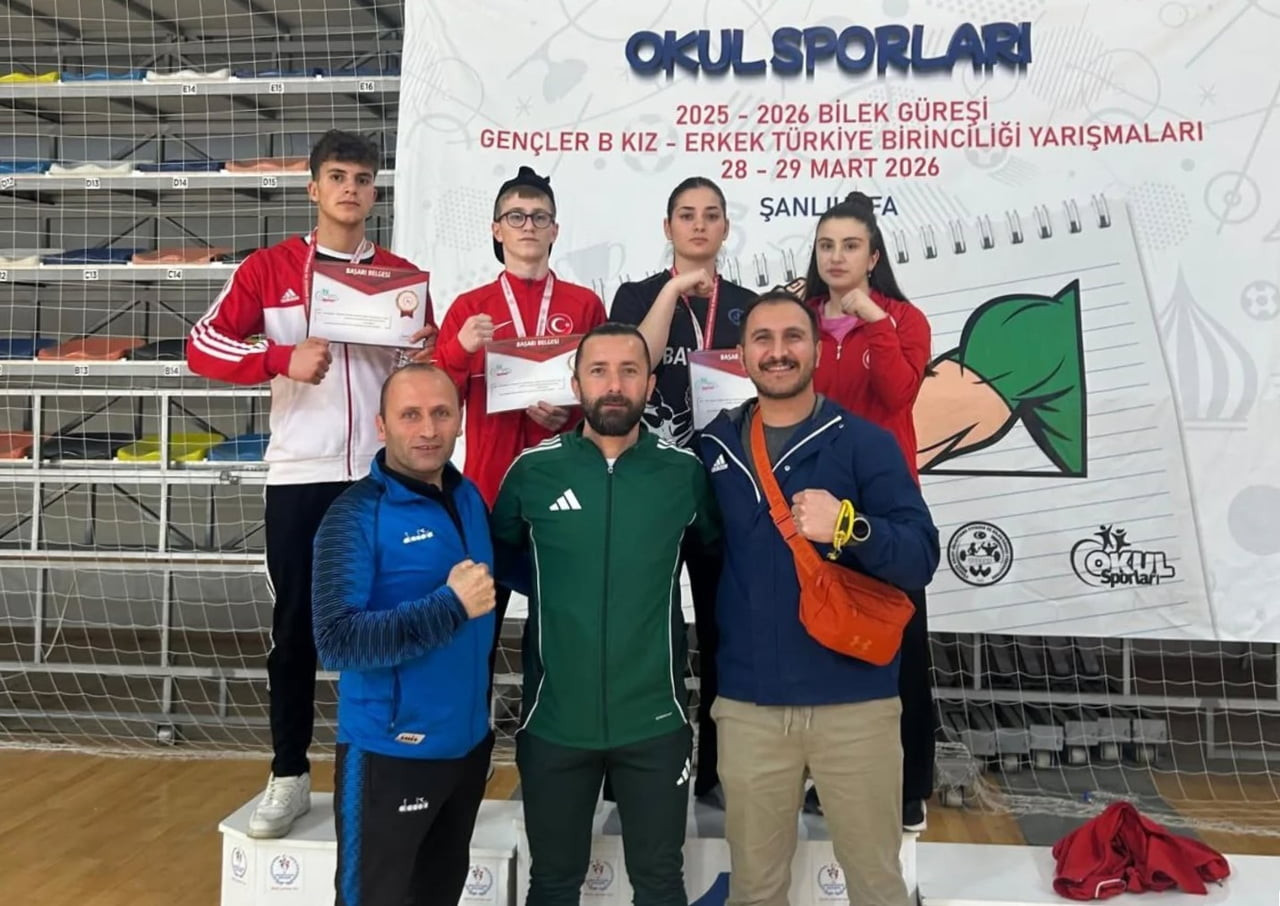 AYBURTLU ÖĞRENCİLER BİLEK GÜREŞİNDE TÜRKİYE DERECELERİ ELDE ETTİ