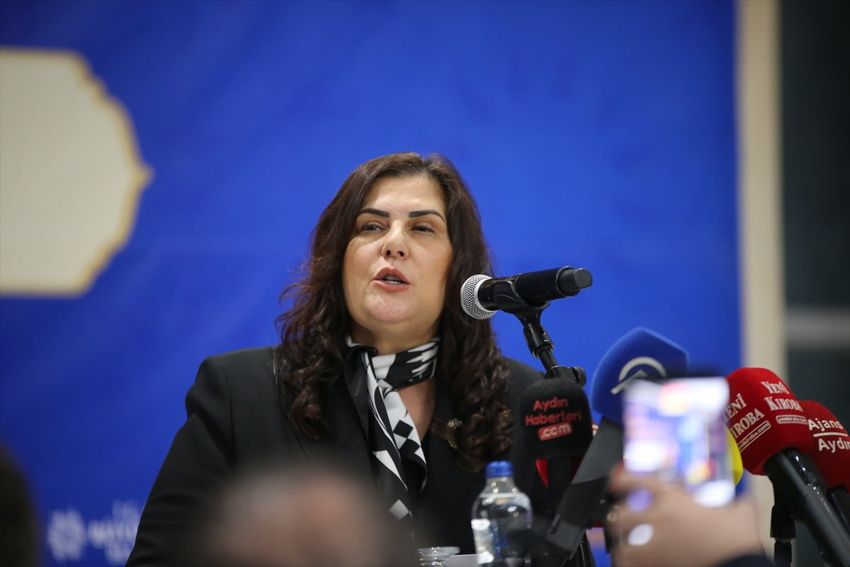 Aydın Büyükşehir Belediye Başkanı Özlem Çerçioğlu, 17 ilçedeki mahalle muhtarlarıyla iftar...