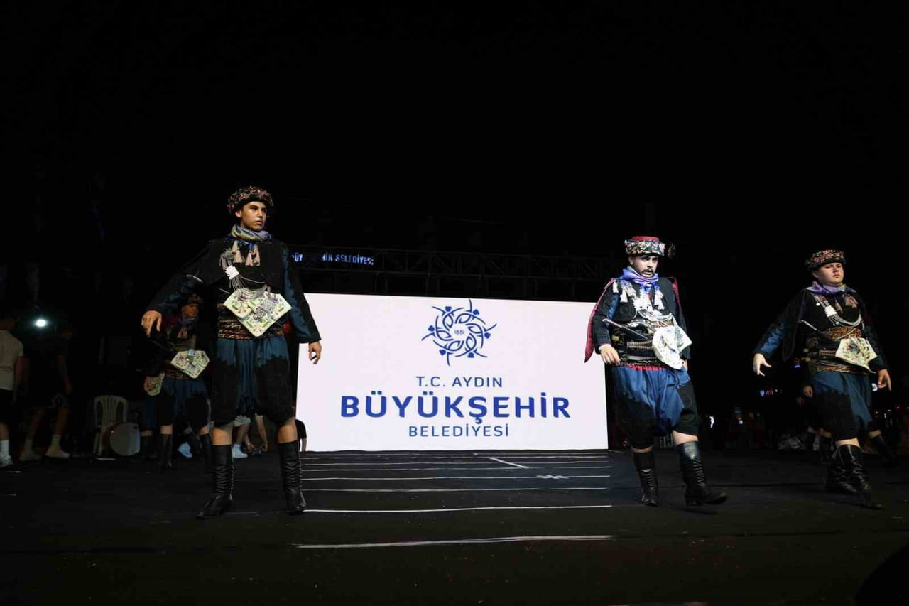 AYDIN BÜYÜKŞEHİR BELEDİYESİ KONSERVATUVARI BÜNYESİNDE EĞİTİM ALAN KURSİYERLERİN, YIL SONU...