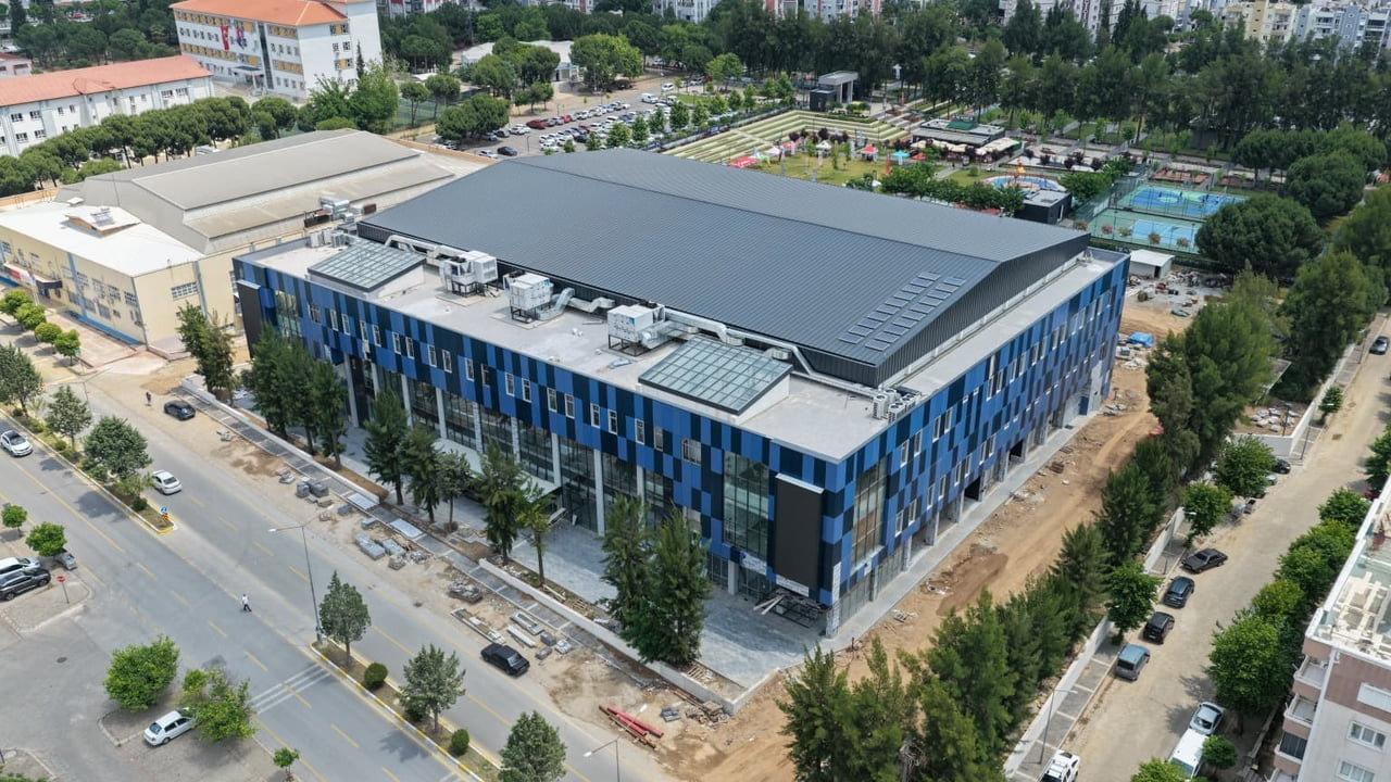 AYDIN BÜYÜKŞEHİR BELEDİYESİ TARAFINDAN EFELER İLÇESİNDE YAPIMI SÜRDÜRÜLEN 3 BİN KİŞİ KAPASİTELİ...