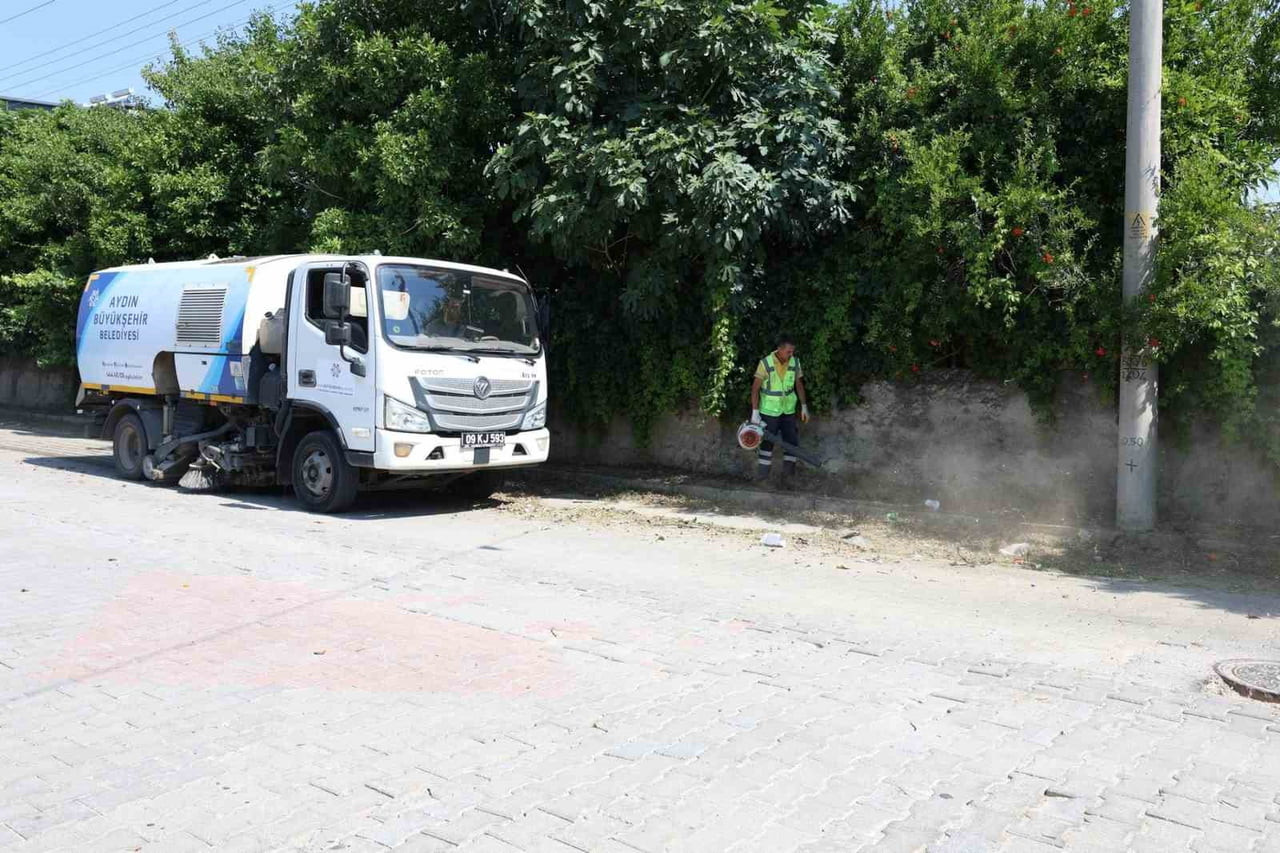 AYDIN BÜYÜKŞEHİR BELEDİYESİ’NİN UMURLU VE DALAMA MAHALLELERİNDE SÜRDÜRDÜĞÜ ÇEVRE DÜZENLEME, BUDAMA...