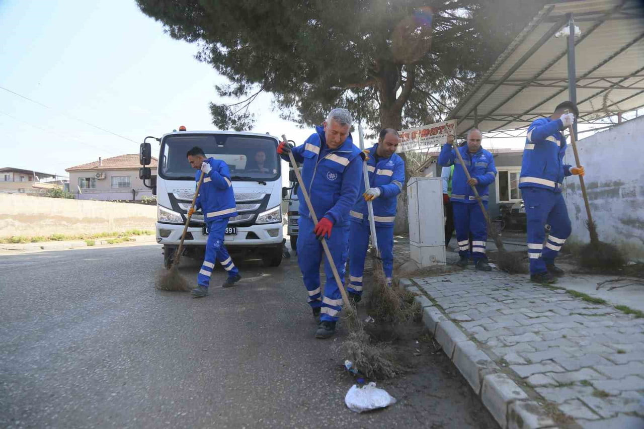 AYDIN BÜYÜKŞEHİR’DEN ACARLAR’DA ÇEVRE DÜZENLEME VE BAKIM ÇALIŞMASI
